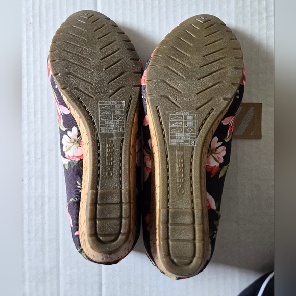 CHELSEE Memory Foam SeaBird Flats or Shoes With Floral Design Size 8 - Picture 6 of 13